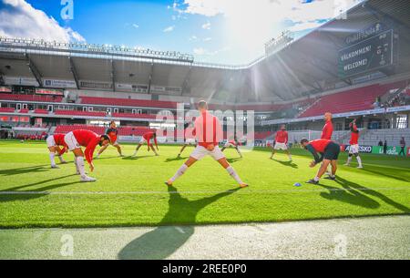 Kalmar, Suède. 27 juillet 2023. Les joueurs de Puynik s'échauffent avant l'UEFA Europa Conference League, deuxième tour de qualification, première manche, entre Kalmar FF et FC Pyunik au Kalmar Arena (Guldfågeln Arena) à Kalmar, Suède, le 27 juillet 2023. Photo : Patric Soderstrom/TT/Kod 10760 crédit : TT News Agency/Alamy Live News Banque D'Images