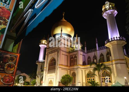 Mosquée du Sultan de Singapour vue du restaurant Zamzam dans le quartier Kampong Glam Banque D'Images