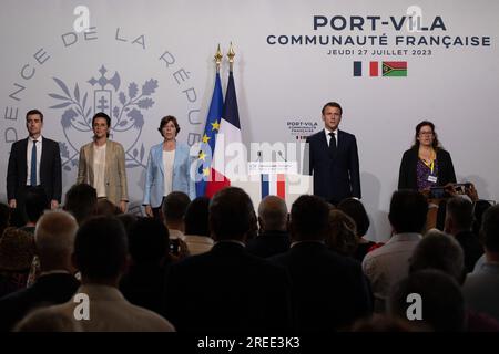 Port Vila, Vanuatu. 27 juillet 2023. Le président français Emmanuel Macron s’adresse à la communauté française à Port Vila, Vanuatu, le 27 juillet 2023. Photo de Raphael Lafargue/ABACAPRESS.COM crédit : Abaca Press/Alamy Live News Banque D'Images