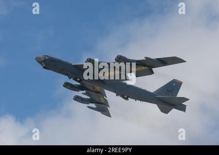 Un B-52H décolle à la base aérienne Andersen, Guam, le 15 juin 2023. ÉTATS-UNIS Photo Air Force par Tech. Sergent Zade Vadnais Banque D'Images