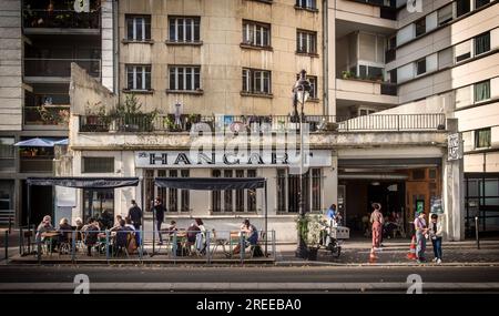 Paris, France, 29 octobre 2022, vue sur le Hang'Art, un restaurant près du bassin de la Villette Banque D'Images