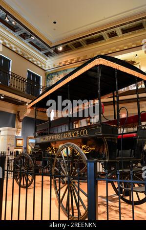 Une diligence originale est exposée au Missouri Museum of History à St Louis, démontrant le transport de luxe au 19e siècle Banque D'Images