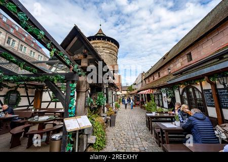 Restaurant im Handwerkerhof, Frauentorturm, Nuremberg, moyenne-Franconie, Bavière, Allemagne Banque D'Images