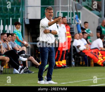 Budapest, Hongrie. 27 juillet 2023. Csaba Mate, entraîneur-chef du Ferencvarosi TC réagit lors du match du premier tour de qualification de l'UEFA Europa Conference League entre le Ferencvarosi TC et les Shamrock Rovers au Groupama Arena le 27 juillet 2023 à Budapest, Hongrie. Crédit : Laszlo Szirtesi/Alamy Live News Banque D'Images