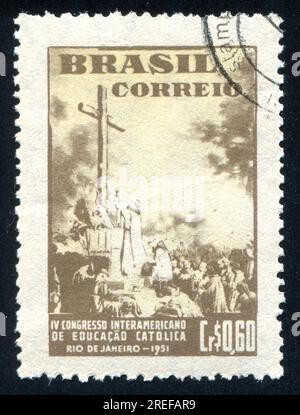 BRÉSIL - CIRCA 1951 : timbre imprimé par le Brésil, montre la première messe célébrée au Brésil, circa 1951 Banque D'Images