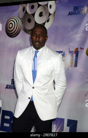LOS ANGELES - 26 JUIN : Idris Elba dans la salle de presse lors de la 11e édition des BET Awards au Shrine Auditorium le 26 juin 2004 à Los Angeles, Californie Banque D'Images