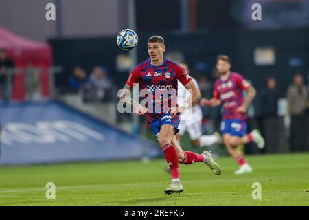 Czestochowa, Pologne. 26 juillet 2023. Deian Sorescu de Rakow Czestochowa vu en action lors du match de football Eliminations UEFA Champions League 2023/2024 entre Rakow Czestochowa et Qarabag FK au stade de football de Rakow City. Score final ; Rakow Czestochowa 3:2 Qarabag FK. Crédit : SOPA Images Limited/Alamy Live News Banque D'Images