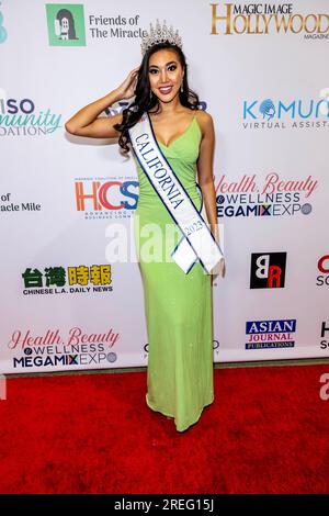 Los Angeles, États-Unis. 27 juillet 2023. MRS West Coast ad Mrs California 2023 Sarah Grace Lee participe à Mega Mix Expo Health and Beauty au Hilton Los Angeles San Gabriel, Los Angeles, CA 27 juillet 2023 Credit : Eugene Powers/Alamy Live News Banque D'Images