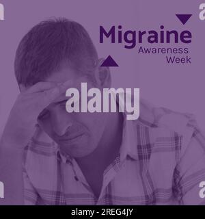 Texte de la semaine de sensibilisation à la migraine sur violet avec un homme caucasien en détresse tenant la tête dans la douleur Banque D'Images