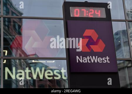 Londres, Angleterre, Royaume-Uni. 28 juillet 2023. Une vue générale au siège social de NatWest à Bishopsgate à Londres. Les bénéfices du groupe NatWest ont augmenté en surpassant les attentes des analystes. Les hauts responsables du groupe devraient faire face à une enquête après que le PDG ait démissionné de la rangée de comptes bancaires Nigel Farage. (Image de crédit : © Thomas Krych/ZUMA Press Wire) USAGE ÉDITORIAL SEULEMENT! Non destiné à UN USAGE commercial ! Banque D'Images