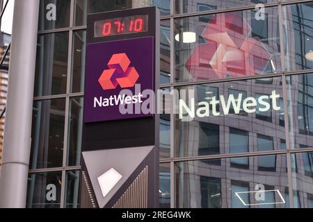 Londres, Angleterre, Royaume-Uni. 28 juillet 2023. Une vue générale au siège social de NatWest à Bishopsgate à Londres. Les bénéfices du groupe NatWest ont augmenté en surpassant les attentes des analystes. Les hauts responsables du groupe devraient faire face à une enquête après que le PDG ait démissionné de la rangée de comptes bancaires Nigel Farage. (Image de crédit : © Thomas Krych/ZUMA Press Wire) USAGE ÉDITORIAL SEULEMENT! Non destiné à UN USAGE commercial ! Banque D'Images