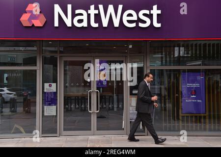 Londres, Angleterre, Royaume-Uni. 28 juillet 2023. Une vue générale au siège social de NatWest à Bishopsgate à Londres. Les bénéfices du groupe NatWest ont augmenté en surpassant les attentes des analystes. Les hauts responsables du groupe devraient faire face à une enquête après que le PDG ait démissionné de la rangée de comptes bancaires Nigel Farage. (Image de crédit : © Thomas Krych/ZUMA Press Wire) USAGE ÉDITORIAL SEULEMENT! Non destiné à UN USAGE commercial ! Banque D'Images