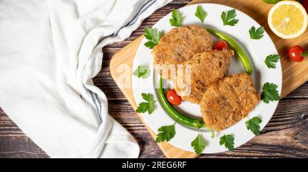 Boulettes de viande frites. Spécialités ottomanes. Boulettes de viande à base de bœuf haché, oignon, riz, œuf, huile, poivre noir et sel. Nom local kadinbudu kofte Banque D'Images