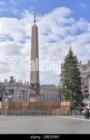 Rome, Italie - 26 novembre 2022 : Obélisque du Vatican à St. Peter's Square Banque D'Images