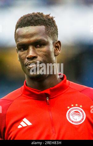 Ossenyou Ba, jouant pour l'Olympiacos FC, photographié lors d'une séance d'entraînement à l'Ibrox Stadium, Glasgow, Royaume-Uni Banque D'Images