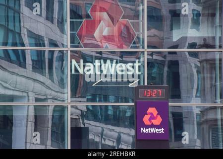 Londres, Royaume-Uni. 28 juillet 2023. Vue extérieure des bureaux de NatWest à Bishopsgate, City de Londres, alors que le président de NatWest, Howard Davies, annonce qu'il restera après la controverse Nigel Farage. Crédit : Vuk Valcic/Alamy Live News Banque D'Images