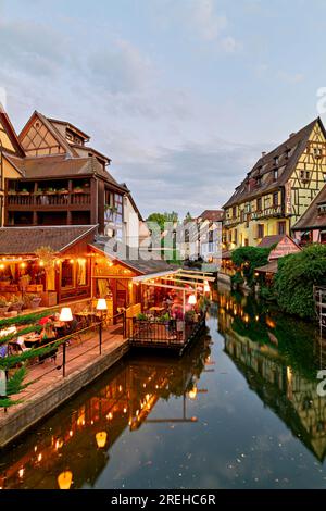 Colmar Alsace France. Route des vins d'Alsace. Les maisons à pans de bois de la petite Venise Banque D'Images