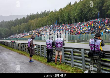 Spa, Belgique. 28 juillet 2023. Stavelot, Belgique. 28 juillet 2023. Photographe au travail lors du Grand Prix de Belgique de Formule 1 MSC Croisières 2023, 12e manche du Championnat du monde de Formule 1 2023 du 28 au 30 juillet 2023 sur le circuit de Spa-Francorchamps, à Stavelot, Belgique - photo Paul Vaicle/DPPI crédit : DPPI Media/Alamy Live News crédit : DPPI Media/Alamy Live News Banque D'Images