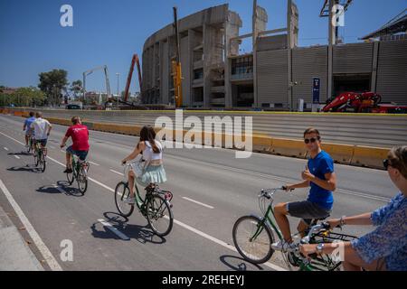 Barcelone, Barcelone, Espagne. 28 juillet 2023. Les travaux sur le Camp Nou avancent selon les échéances fixées avec la démolition des tribunes du troisième amphithéâtre. Ces travaux font partie du nouvel Espai Barça, un projet du conseil d’administration du FÃºtbol Club Barcelona. (Image de crédit : © Marc Asensio Clupes/ZUMA Press Wire) USAGE ÉDITORIAL SEULEMENT! Non destiné à UN USAGE commercial ! Banque D'Images