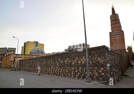 Située à Cizre, en Turquie, la Grande Mosquée a été construite au 12e siècle. C'est l'une des plus anciennes mosquées du pays. Banque D'Images