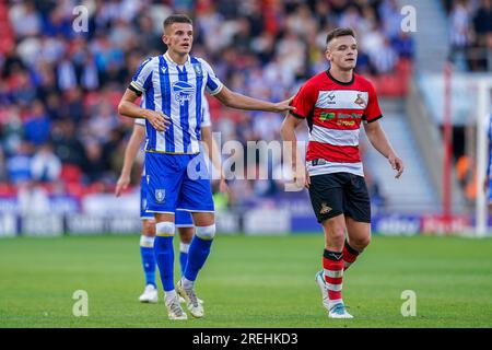 Doncaster, Royaume-Uni. 25 juillet 2023. Jay Glover, milieu de terrain de Sheffield Wednesday, lors du match de pré-saison Doncaster Rovers FC vs Sheffield Wednesday FC à Eco-Power Stadium, Doncaster, Royaume-Uni, le 25 juillet 2023 Credit : Every second Media/Alamy Live News Banque D'Images