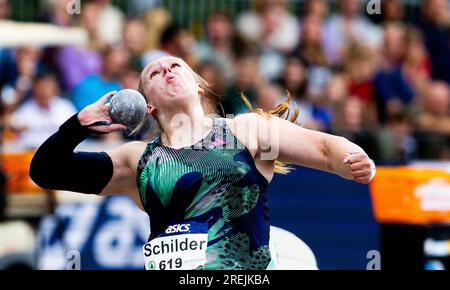 BREDA - Jessica Schilder lors de la finale du lancer du poids le 1e jour des Championnats nationaux d'athlétisme. ANP IRIS VANDEN BROEK Banque D'Images