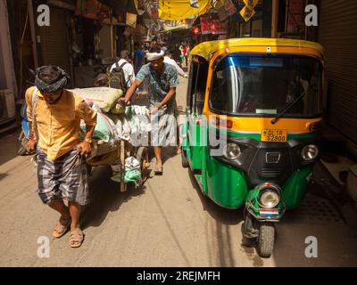 Scène de rue à Sangatrashan Bazar, New Delhi, Inde Banque D'Images