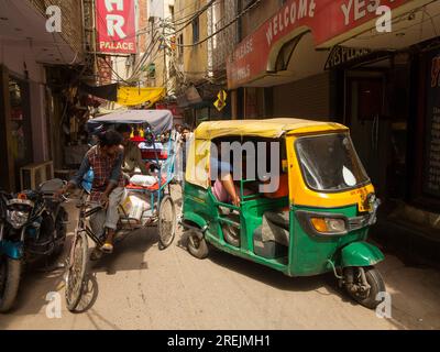 Scène de rue à Sangatrashan Bazar, New Delhi, Inde Banque D'Images