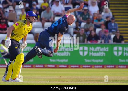 Chester le Street, 16 juin 2023. Bowling Zak Chappell pour Derbyshire Falcons contre Durham Cricket dans un match de Vitality Blast à Seat unique Riverside, Chester le Street. Crédit : Colin Edwards Banque D'Images