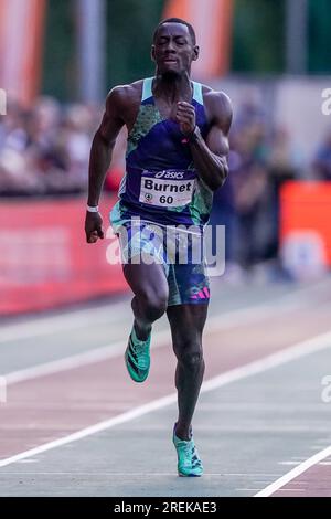 BREDA, PAYS-BAS - JUILLET 28 : Taymir Burnet de Rotterdam Atletiek en compétition sur hommes - finale du 100 mètres lors des Championnats nationaux néerlandais d'athlétisme le 28 juillet 2023 à Breda, pays-Bas (photo Andre Weening/Orange Pictures) crédit : Orange pics BV/Alamy Live News Banque D'Images