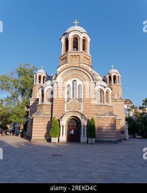 Extérieur de l'église des sept Saints (Sveti Sedmochislenitsi), une église orthodoxe à Sofia, Bulgarie. Anciennement la Mosquée Noire. 28 juillet 2023 Banque D'Images