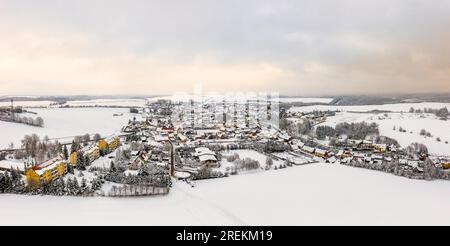 Vue sur Koenigerode en hiver Banque D'Images