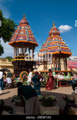 Temple chariot décoré pendant le festival Vinayak Chaturthi Ganesh Chaturthi au Sri Karpaga Vinayakar Temple à Pillaiyarpatti près de Karaikudi, Tamil Banque D'Images