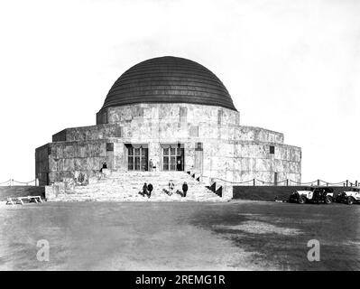 Chicago, Illinois : 1930 visiteurs au nouvel Adler Planetarium. Banque D'Images