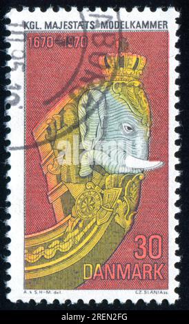 DANEMARK - CIRCA 1970 : timbre imprimé par le Danemark, montre une figure de proue d'éléphant, circa 1970 Banque D'Images