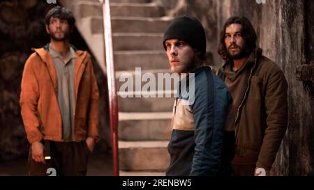 MARIO CASAS, PATRICK CRIADO et DIEGO CALVA dans BIRD BOX BARCELONA (2023), mise en scène par ALEX PASTOR et DAVID PASTOR. Crédit : NOSTROMO PHOTOS / Album Banque D'Images