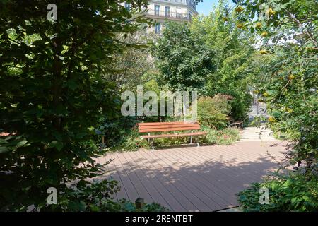 Paris, jardin Pierre Teilhard de Chardin // Paris, jardin Pierre Teilhard de Chardin Banque D'Images