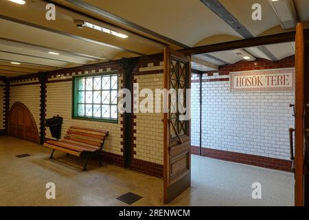 Budapest, U-Bahn, Földalatty, Hösök tere // Budapest, Métro, Métro, Hösök, Földalatty tere Banque D'Images