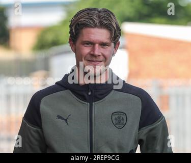 Ben Killip #23 de Barnsley arrive lors du match amical de pré-saison Barnsley vs Crewe Alexandra à Oakwell, Barnsley, Royaume-Uni, le 29 juillet 2023 (photo de Mark Cosgrove/News Images) Banque D'Images