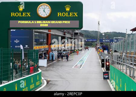 Pitlane viev avec Rolex et Formula 1 Panel Logos lors de Sprint Shootout session le samedi 29 juillet 1 MSC CRUISES BELGIAN GRAND PRIX 2023 Banque D'Images