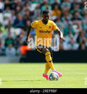 29 juillet 2023 ; Aviva Stadium, Dublin, Irlande : pré-saison football amical, Celtic contre Wolverhampton Wanderers ; Nelson Semedo (Wolves) sur le ballon Banque D'Images