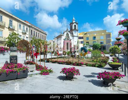 Vila Praia de Ancora, Capela de Nossa Senhora da Bonança église sur la place principale, Portugal Banque D'Images