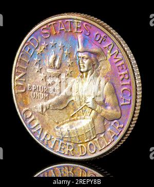 Pièce d'un quart de dollar commémorant le 200e anniversaire de la Déclaration d'indépendance des États-Unis, 1776-1976 avec des couleurs toniques Rainwob Banque D'Images