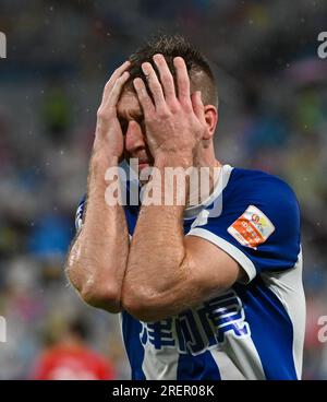 Tianjin. 29 juillet 2023. Robert Beric de Tianjin Jinmen Tiger réagit après avoir perdu une chance lors du match de 19e tour de l'Association chinoise de football (CSL) de la saison 2023 entre Tianjin Jinmen Tiger et Changchun Yatai à Tianjin, dans le nord de la Chine, le 29 juillet 2023. Crédit : Sun Fanyue/Xinhua/Alamy Live News Banque D'Images