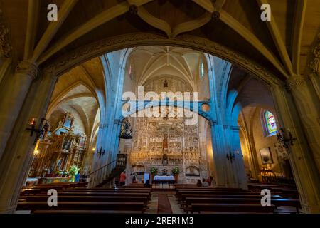 Grand autel dédié à San Miguel, église Saint Nicolas de Bari à Burgos. Province de Burgos, Communauté autonome de Castille-Léon, Espagne. Banque D'Images