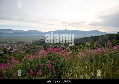 Le grand paysage dans les montagnes. Paysage tourné dans la région de Salerne, Campanie, Italie Banque D'Images