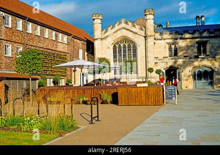 Bar et restaurant Minster Refectory, York, Yorkshire, angleterre Banque D'Images