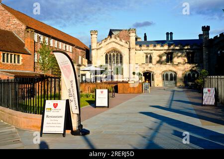 Bar et restaurant Minster Refectory, York, Yorkshire, angleterre Banque D'Images