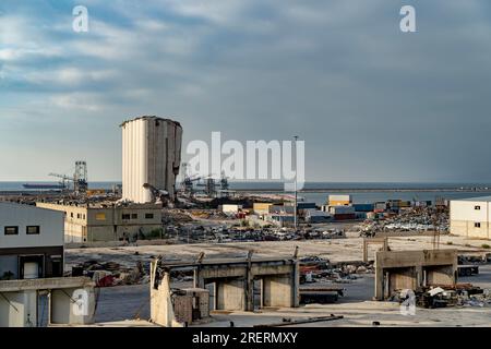 Beyrouth, Liban - 07 29 2023 : photo du site de l'explosion massive qui s'est produite dans les silos du port de Beyrouth - large Banque D'Images