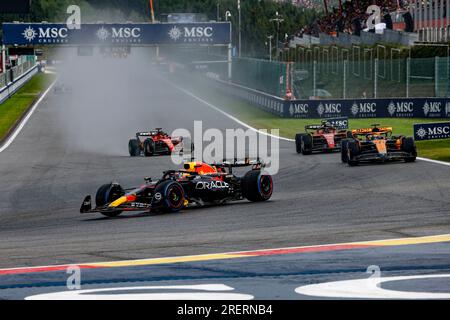 Stavelot, Belgique. 29 juillet 2023. 01 VERSTAPPEN Max (nld), Red Bull Racing RB19, 81 PIASTRI Oscar (aus), McLaren F1 Team MCL60, action, départ, lors du Grand Prix de Belgique de Formule 1 MSC Cruises 2023, 12e manche du Championnat du monde de Formule 1 2023 du 28 au 30 juillet, 2023 sur le circuit de Spa-Francorchamps, à Stavelot, Belgique - photo Paul Vaicle/DPPI crédit : DPPI Media/Alamy Live News Banque D'Images